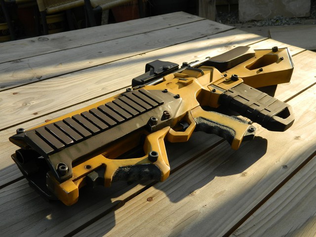 Ngắm mô hình súng Borderlands đẹp hơn trong game