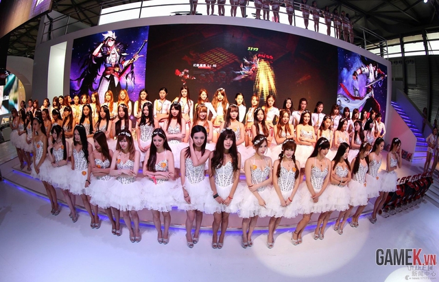 Kỷ lục 114 showgirl lên sân khấu ChinaJoy 2014 đồng lúc