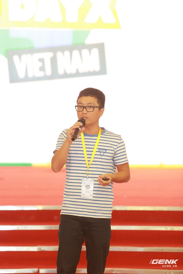 
CEO Adtop Nguyễn Văn Vững chia sẻ về việc bứt phá khỏi con đường sự nghiệp ổn định để bắt đầu khởi nghiệp cũng như phương pháp cạnh tranh với các ông lớn công nghệ bằng việc đi vào thị trường ngách nhưng vẫn giữ tư duy làm sản phẩm chuẩn mực cho những thị trường lớn hơn

 
