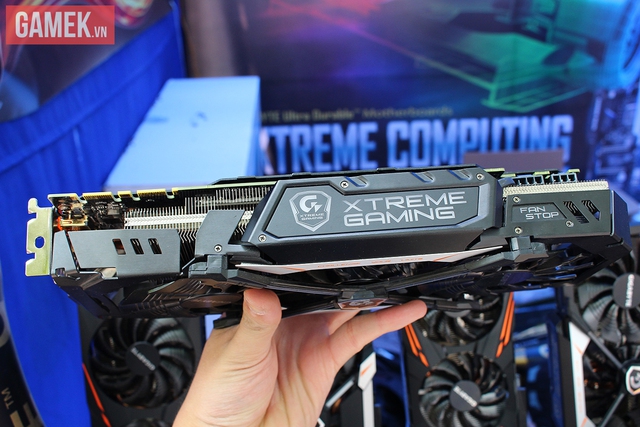 
Đã là Gigabyte thì không thể không nhắc đến Extreme Gaming, to và cực ngầu.
