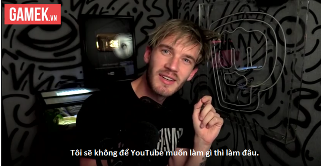 
PewDiePie cho rằng YouTube đang âm thầm vùi dập kênh của mình cũng như nhiều channel khác.
