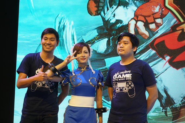 
Chun-li và các game thủ của Street Fighter Hà Nội

