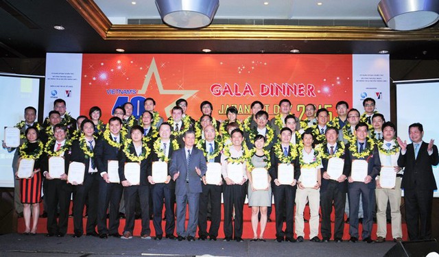 
Hình ảnh tại Gala trao giải top 40 doanh nghiệp CNTT hàng đầu Việt Nam năm 2015
