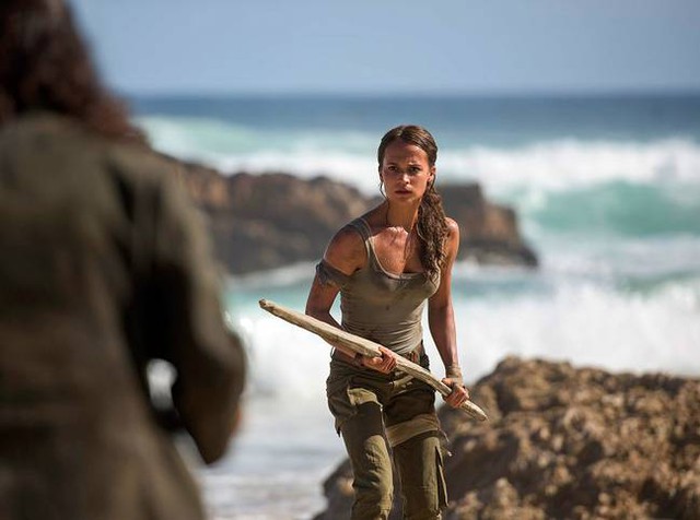 
Warner Bros. hé lộ những hình ảnh đầu tiên về cô nàng Lara Croft trong phim điện ảnh Tomb Raider
