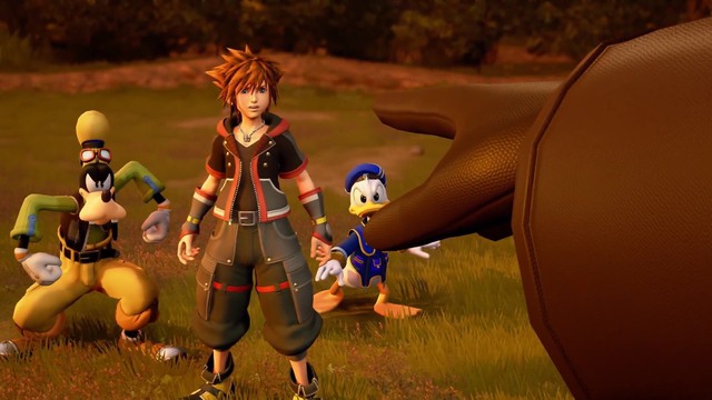 
Sora cùng Vịt Donald và chú chó Goofy đồng hành trong Kingdom Hearts III
