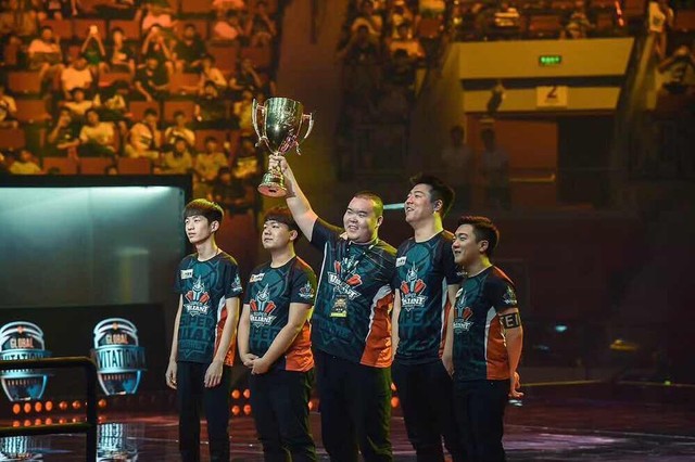 
Một lần nữa, người Trung Quốc đã lại chiến thắng trong một giải đấu Đột Kích thế giới
