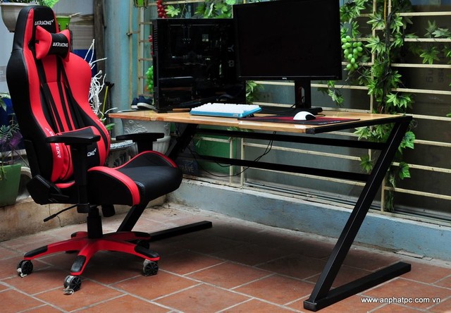 Hết ghế chơi game, người yêu PC tại Việt Nam chuyển sang sắm cả bàn chơi game độc đáo