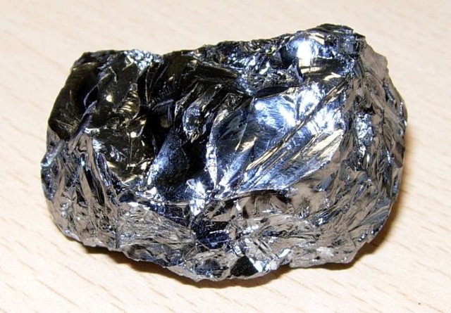 Nguyên tố silic ở dạng nguyên chất