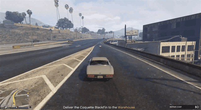 
Pha quay đầu đột ngột của NPC khiến người chơi lái chiếc xe trắng không phản ứng kịp.
