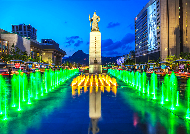 
Quảng trường Gwanghwamun - quảng trường đẹp nhất ở thủ đô Seoul
