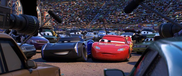 
Jackson Storm và Lightning McQueen – Đại diện của hai thế hệ xe hơi tranh tài trên đường đua
