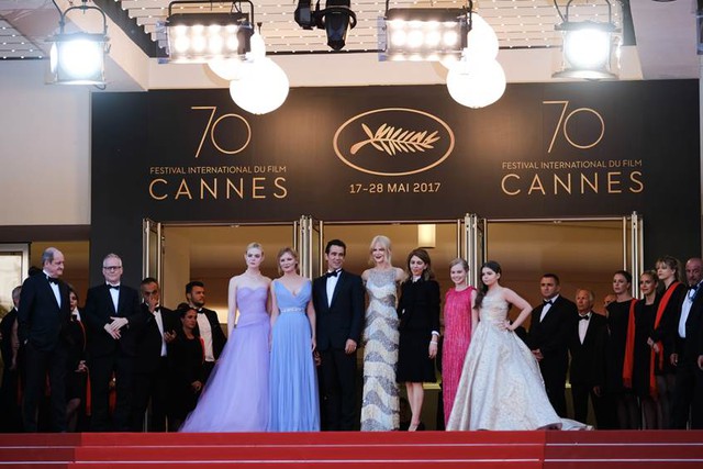 
Những Kẻ Khát Tình đã mang lại giải thưởng đầu tiên cho Sofia tại liên hoan phim Cannes sau nhiều lần tham dự liên hoan phim với cả tư cách tác giả phim và ban giám khảo
