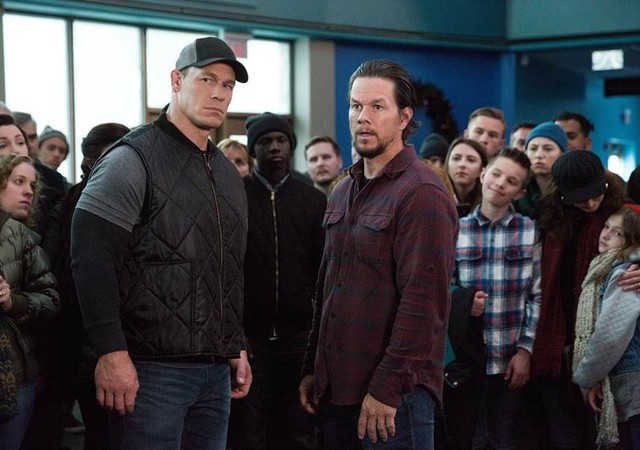 Thật khó để đánh giá ai là người bố ngầu nhất trong phim giữa các ngôi sao hành động Mark Wahlberg và John Cena