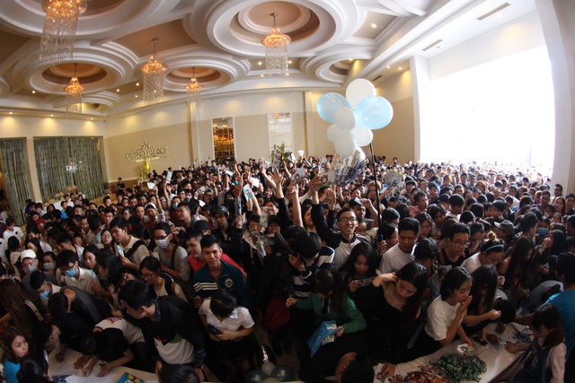 
Các game thủ trong TP Hồ Chí Minh cũng nô nức không kém khi tham dự sự kiện sinh nhật Audition 11 năm tuổi
