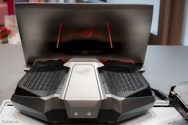 
ASUS RoG GX700 với mai rùa tản nhiệt nước.
