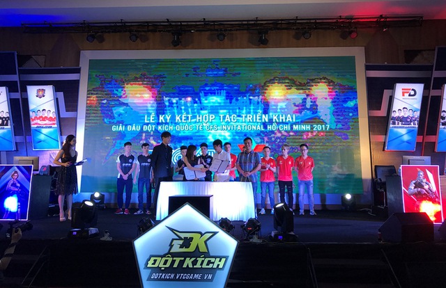 
Lễ ký kết hợp tác triển khai CFSI 2017 tại Việt Nam giữa NPH VTC Game và NSX SmileGate
