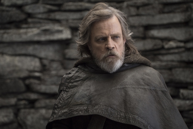 
Luke Skywalker do Mark Hamill thủ vai
