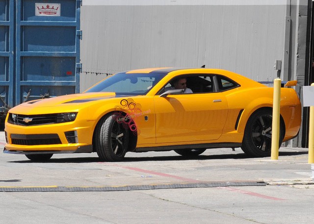 
Trong Transformers 3, Bumblebee là xe thế hệ thứ năm của Chevrolet Camaro.
