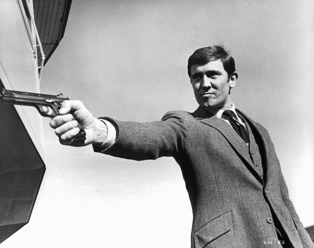 
Nam diễn viên người Australia George Lazenby đã có cơ hội thay Sean Connery đảm nhận vai chàng điệp viên 007 trong tập phim Her Majestys Secret Service (1969).
