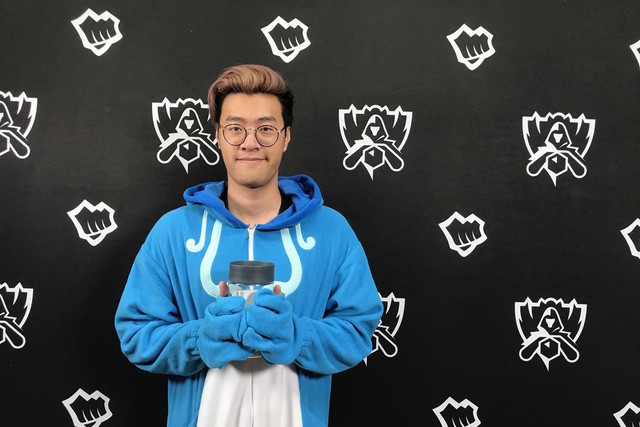 Cạn lời với màn trả lời câu hỏi của xạ thủ FlyQuest – WildTurtle: Tôi sẽ không bao giờ ăn thịt chó!’ - Ảnh 1.