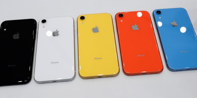 iPhone XR bán chạy tới nỗi không còn hàng giao ngay cho khách đặt trước - Ảnh 1.