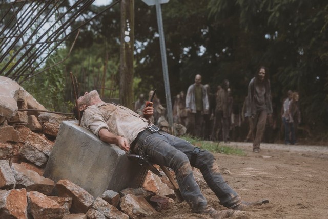 Walking Dead S9 Tập 4: Hồi kết của Rick và đỉnh điểm của cuộc nội chiến - Ảnh 3.