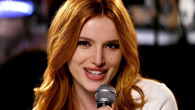 6 vai diễn ấn tượng của mỹ nữ tài không đợi tuổi Bella Thorne - Ảnh 5.