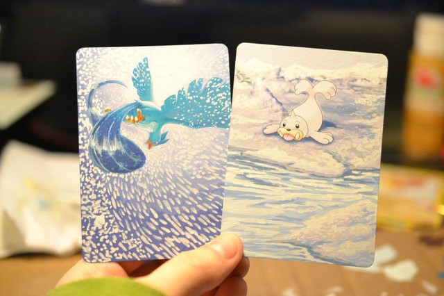 Ngỡ ngàng với bộ sưu tập tranh tuyệt đẹp được vẽ từ chính những lá bài Pokemon - Ảnh 4.