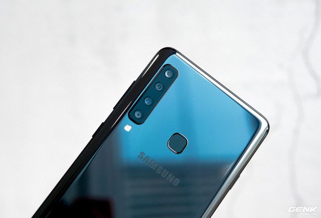 Trải nghiệm nhanh Galaxy A9 tại Việt Nam: 4 camera, mặt lưng đổi màu và hơn thế nữa! - Ảnh 4.