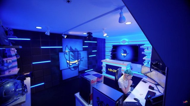 Bên trong studio khủng của hot streamer hàng đầu thế giới: Thiên đường công nghệ đội lốt tầng hầm - Ảnh 2.