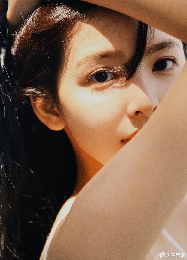 Chỉ một cú bấm follow, đại gia Vương Tư Thông biến hot girl Trung Quốc thành hiện tượng mạng xã hội - Ảnh 4.