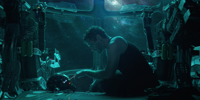 Avengers: Endgame - Sau tất cả, Captain Marvel mới là người giải cứu Iron Man đang mắc kẹt trong vũ trụ? - Ảnh 1.