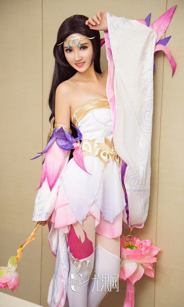 Thư giãn cuối tuần với bộ cosplay nóng chảy mỡ của Zi Shu Luo - Ảnh 5.