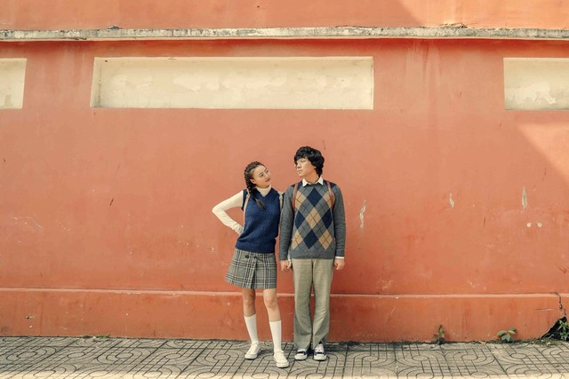 Trấn Thành và Lan Ngọc nảy sinh chuyện tình kẹo ngọt trong phim Tết Cua Lại Vợ Bầu - Ảnh 9.