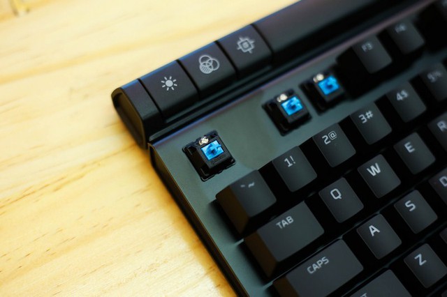 
Switch Cherry trên HyperX Alloy Elite thuộc loại cao cấp với chất lượng rất đồng đều.
