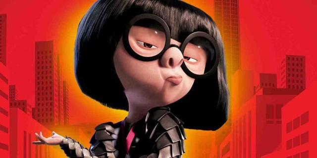 
Brad Bird/ Edna Mode, một trong những người bạn thân thiết của gia đình siêu nhân.
