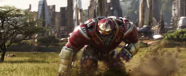 
Hulk không chịu ra khiến Banner chỉ biết dựa vào bộ giáp của Iron Man
