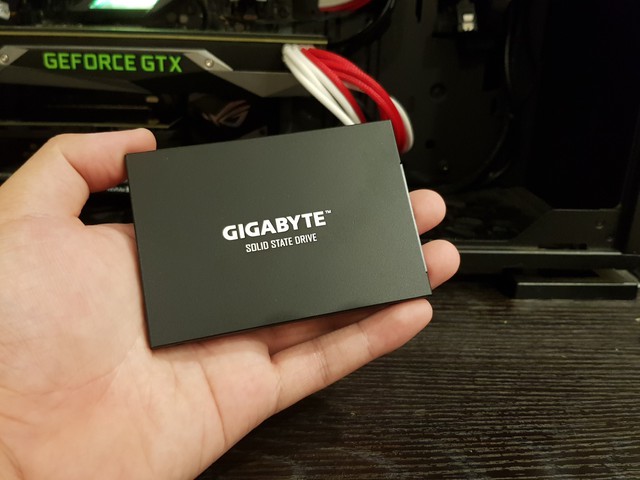 Trên tay Gigabyte UD PRO: SSD giá rẻ tốc độ cao cho game thủ - Ảnh 2.