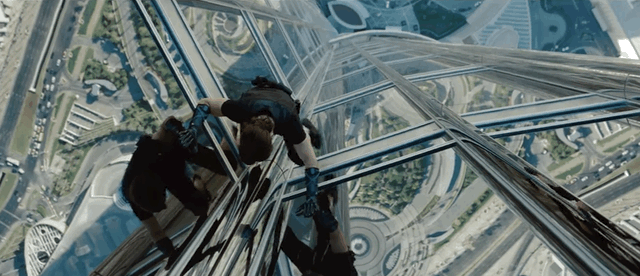 5 cảnh hành động ngầu nhất mà Tom Cruise từng thực hiện trong loạt phim Mission: Impossible  - Ảnh 3.