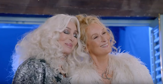 
Ngay khi hay tin hội ngộ, Streep cảm thấy hơi “bối rối” : “ Cher, người bạn cũ của tôi nay lại vào vai mẹ của tôi, thật bất ngờ.”
