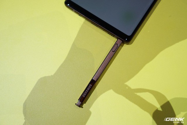 Ảnh thực tế Galaxy Note9 vừa mới ra mắt: Có những gì đỉnh hơn người tiền nhiệm Note8? - Ảnh 21.
