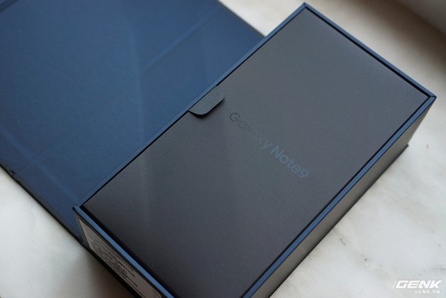 Mở hộp Galaxy Note9: Chiếc Galaxy Note mạnh mẽ nhất từ trước đến nay - Ảnh 2.