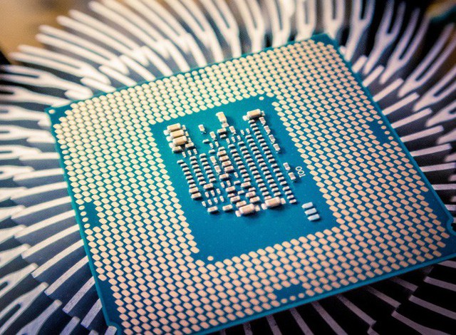 Sau Spectre và Meltdown, chip Intel tiếp tục dính lỗ hổng bảo mật Foreshadow - Ảnh 1.