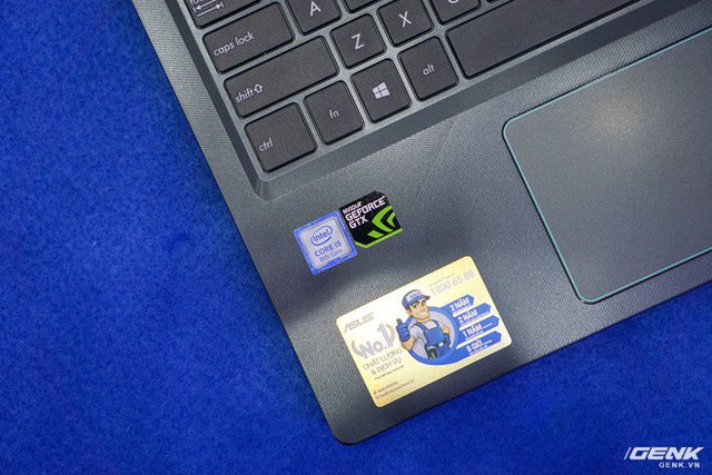 Cận cảnh laptop chơi game Asus F560 giá rẻ cho học sinh, sinh viên: GTX 1050, viền mỏng NanoEdge, sạc nhanh 50% trong 39 phút - Ảnh 9.