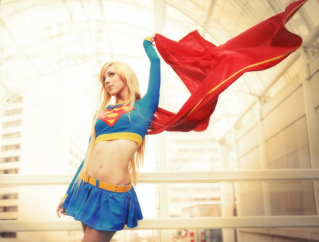 Cùng ngắm nhìn những màn cosplay Supergirl bỏng mắt từ dàn mỹ nhân trên khắp thế giới - Ảnh 4.