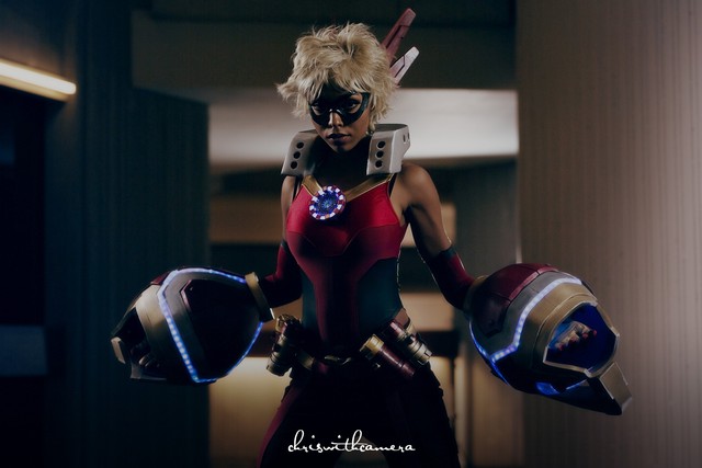 Chiêm ngưỡng bộ ảnh gợi cảm khi các nữ Cosplayer xinh đẹp hóa thân thành siêu anh hùng Avengers phong cách My Hero Academia - Ảnh 2.