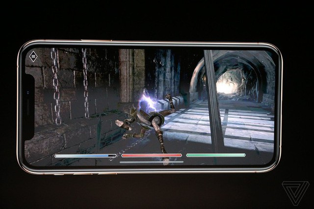 iPhone XS Max dùng The Elder Scrolls để khai chiến với Fornite trên Galaxy Note9 - Ảnh 5.