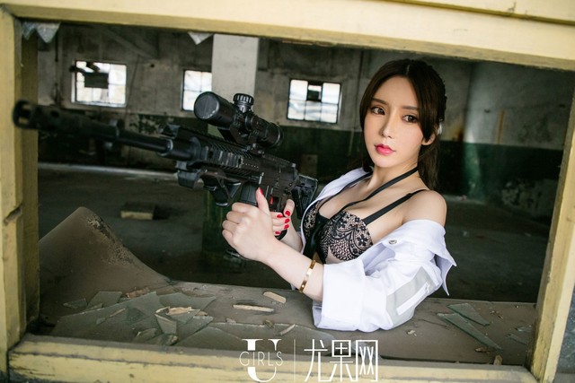 Bỏng mắt với màn cosplay phong cách PUBG của Zhou Yuxi - mỹ nhân dễ thương bậc nhất Trung Quốc - Ảnh 6.