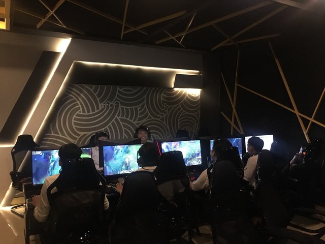 Cận cảnh dàn máy cấu hình khủng của CV Gaming tại TP Hồ Chí Minh - Ảnh 5.