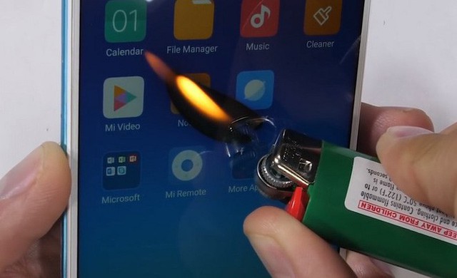 Tra tấn Xiaomi Redmi Note 5 Pro với dao, lửa và bẻ cong: Giá rẻ nhưng độ hoàn thiện không hề rẻ tiền - Ảnh 4.